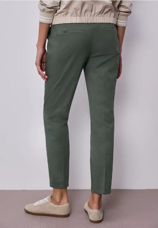 Casual fit chino's in een zachte stof