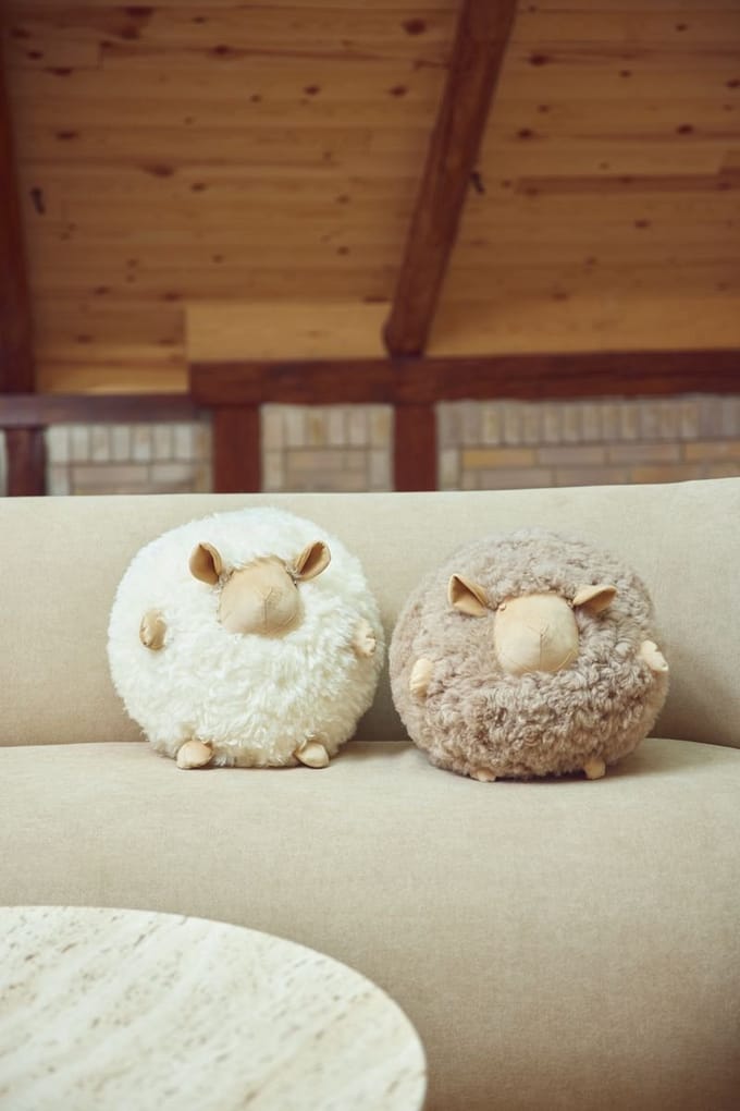 Sheepskin House - Schattig Schapen Kussen - D34 cm