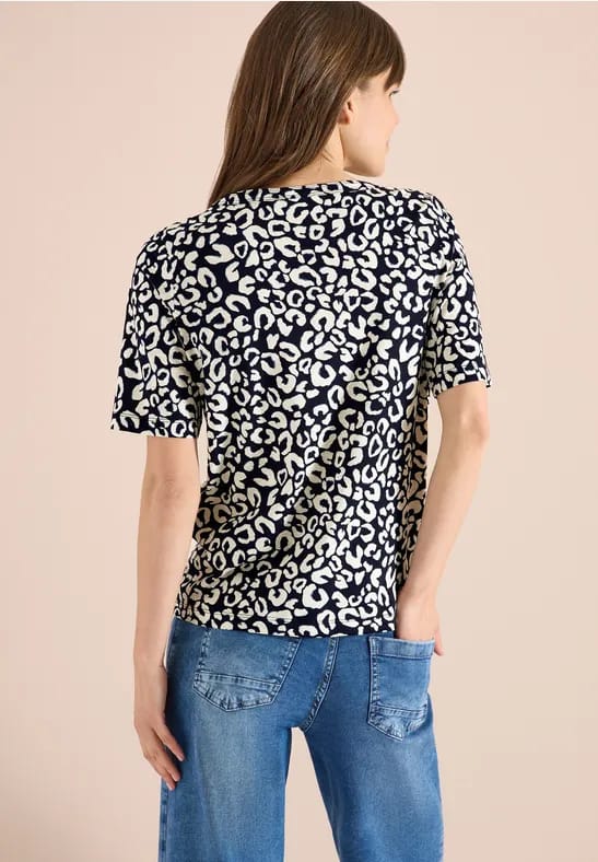 Shirt met boothals en leoprint