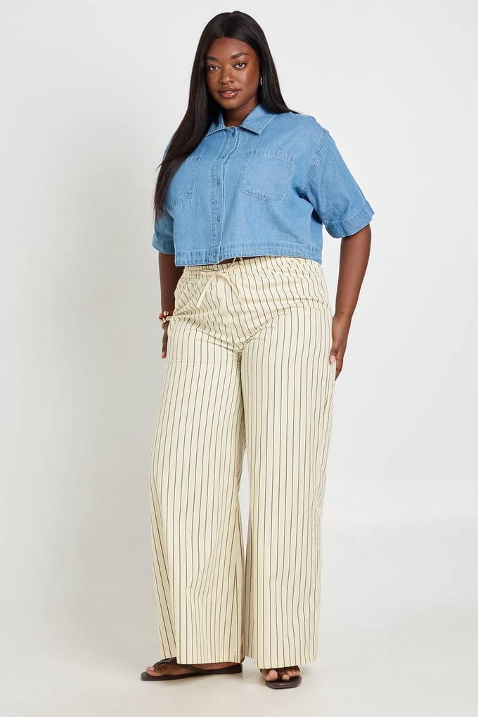 boohoo Dames Plus Gestreepte Poplin Wijde Broek Met Trekkoord | Citroen | Maat: 48