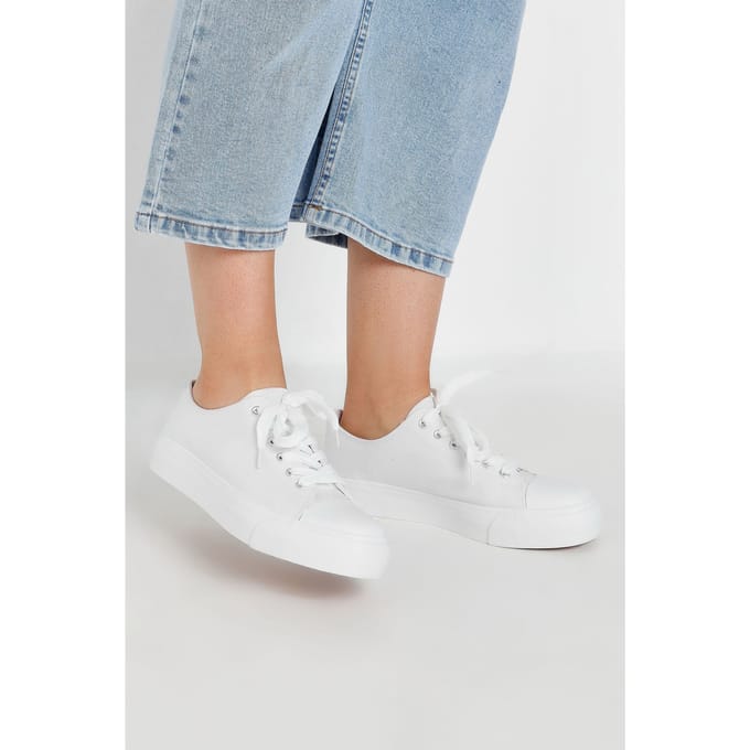 Yours Canvas Sneakers Met Vetersluiting In Een (Extra) Brede Pasvorm In Witsize 42E