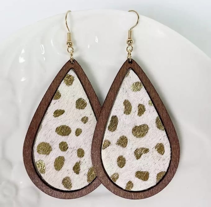 Jomide Oorhangers - Goudkleurig/Beige - Haren