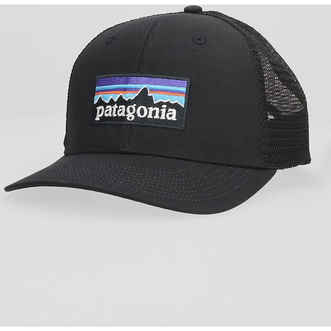 Patagonia P-6 Logo Trucker Cap zwart