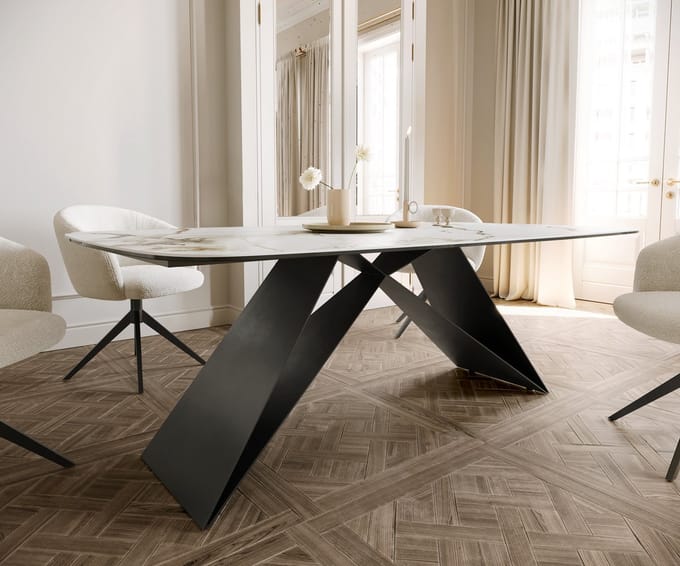 Eetkamertafel Edge wit-goud-grijs Boot keramiek Calacatta Luxe 200x100 V-frame vlak staal zwart