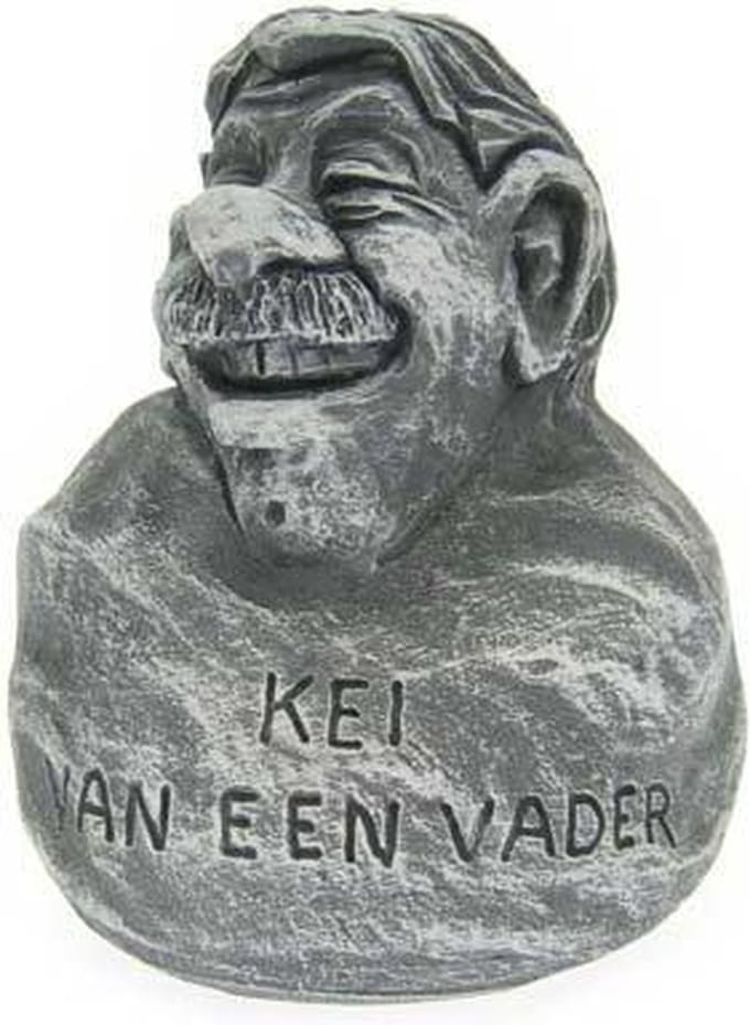 Beeldje kei van een vader