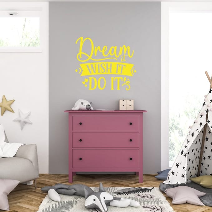 Muursticker - Dream It Wish It Do It - 58 x 65 - Geel