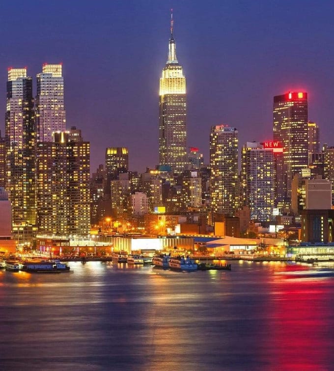 Fotobehang - Manhattan at Night 225x250cm - Vliesbehang