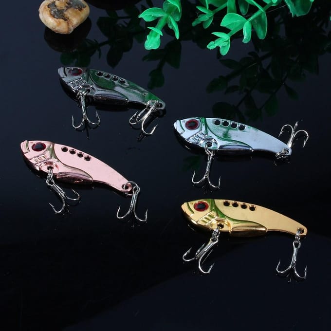 4 stuks 11g 55mm Metalen VIB Visaas Crankbaits Rode Ogen Visachtige Haak Tackle beige