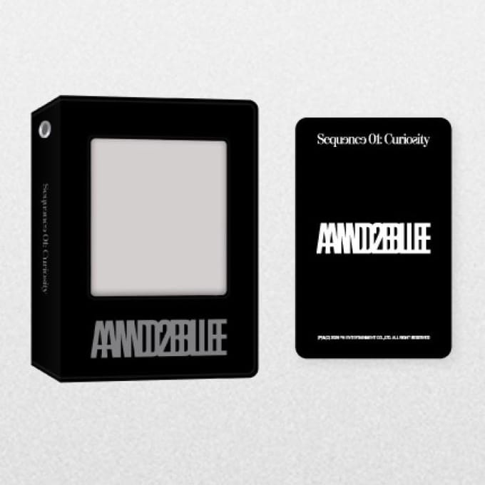 AND2BLE - [Séquence 01: Curiosité] Classeur de cartes photo MD de magasin éphémère white