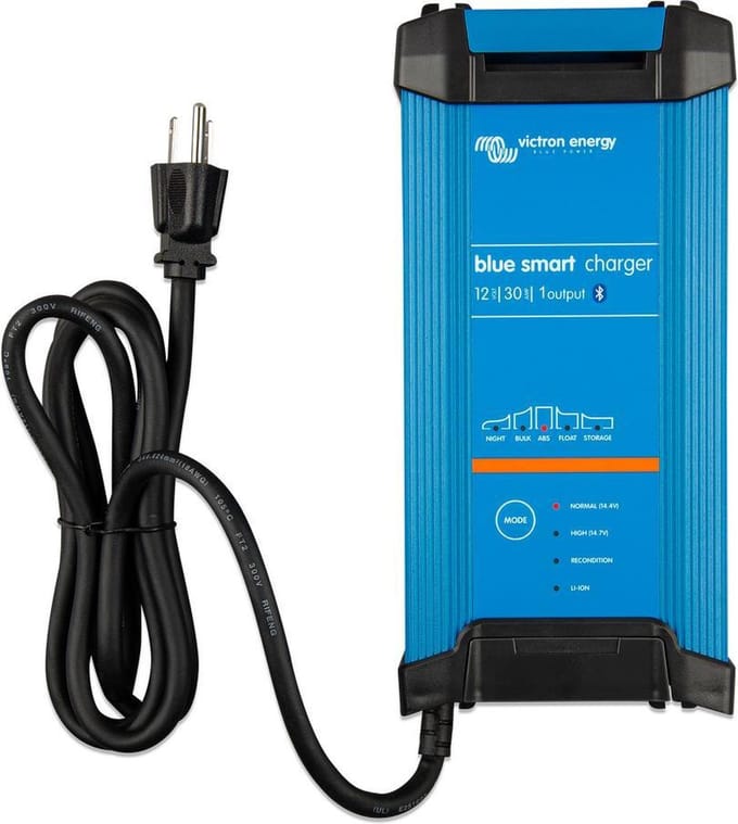 Victron Blue Smart IP22 (Type: 12V/30A - 1 Uitgang)