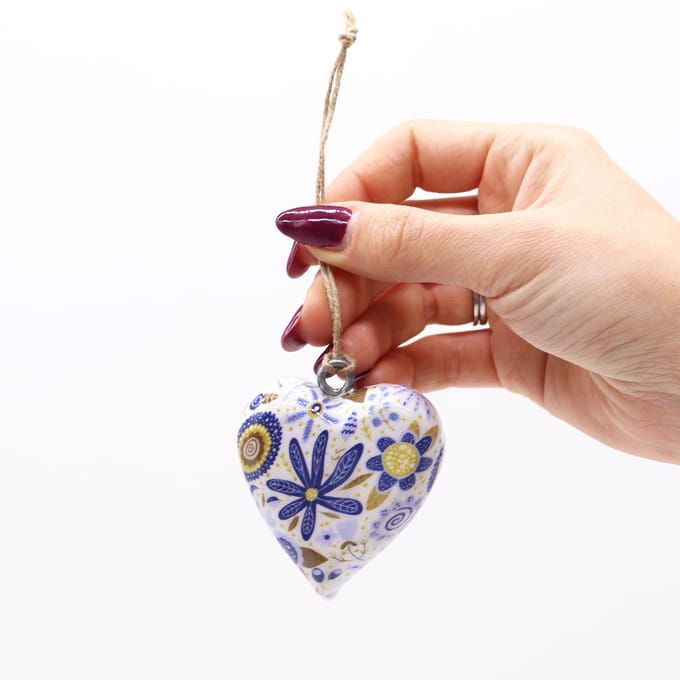 Decoratief houten hart - Blauw bloemenpatroon