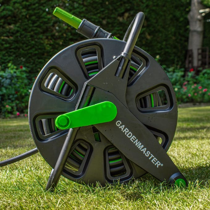 Garden Master® Zeer Duurzame Tuinslang - 20m lengte - Inclusief sproeikop en koppelingen