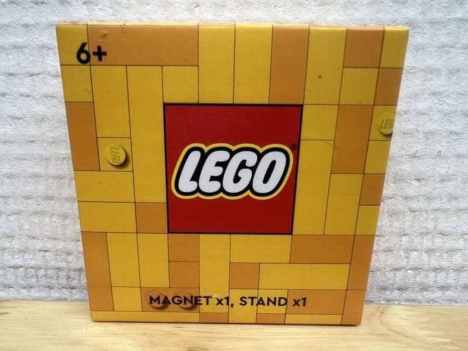 LEGO 5008909 - Kasteel Magneet / Castle Magnet (Royal Knights Shield)