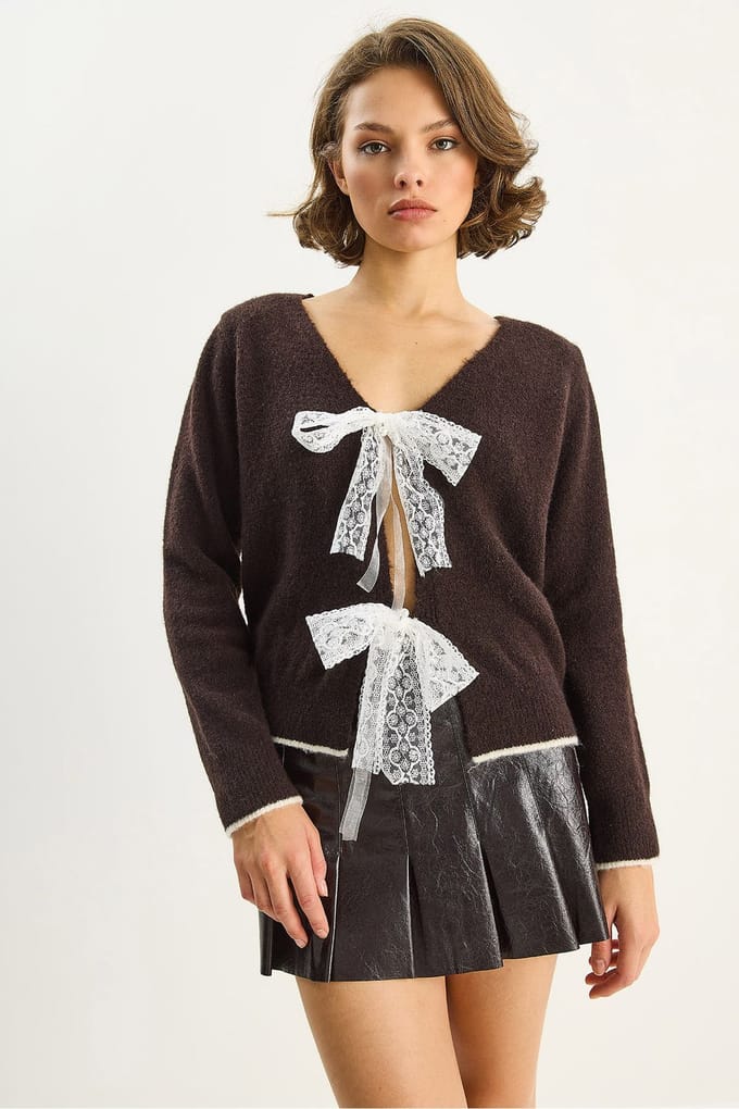 Gebreide V-hals Cardigan met Kantstriksluiting