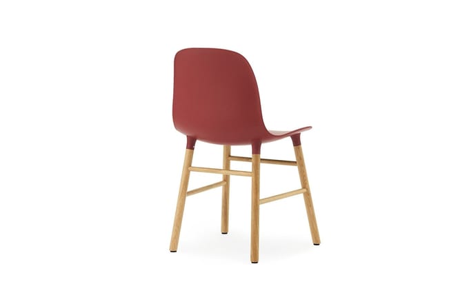 Normann Copenhagen - Form stoel met houten frame - rood - eiken