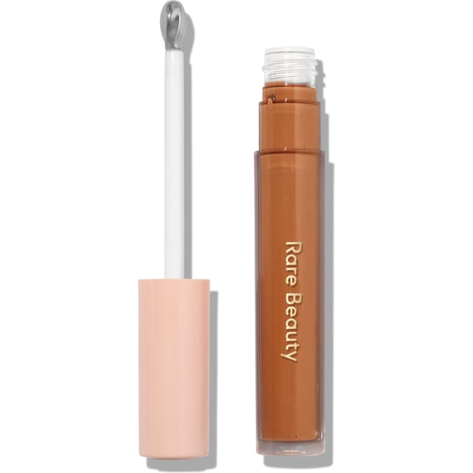 Rare Beauty - Positive Light Under Eye Brightener - Vloeibare concealer 4 ml - Medium Deep