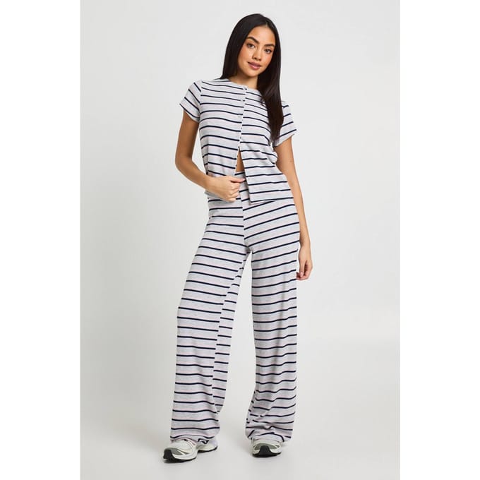 boohoo Dames Gestreepte Geribbelde Knoopsluiting Top Met Korte Mouwen En Broek Set | Grijs | Maat: 40