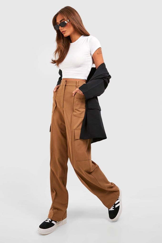 boohoo Dames Basic Crop Top met Korte Mouwen en Ronde Hals | Wit | Maat: 40