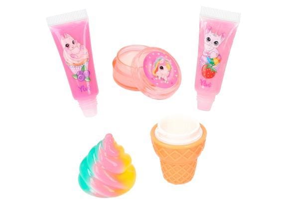Ylvi en de Minimoomis en the Minimoomis lipgloss Opmaken en sieraden