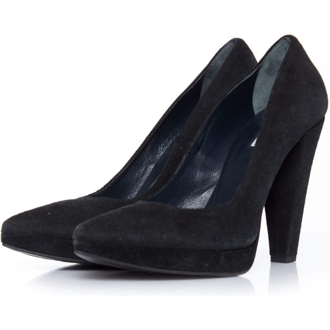 Puntige plateauhakken van Balmain.