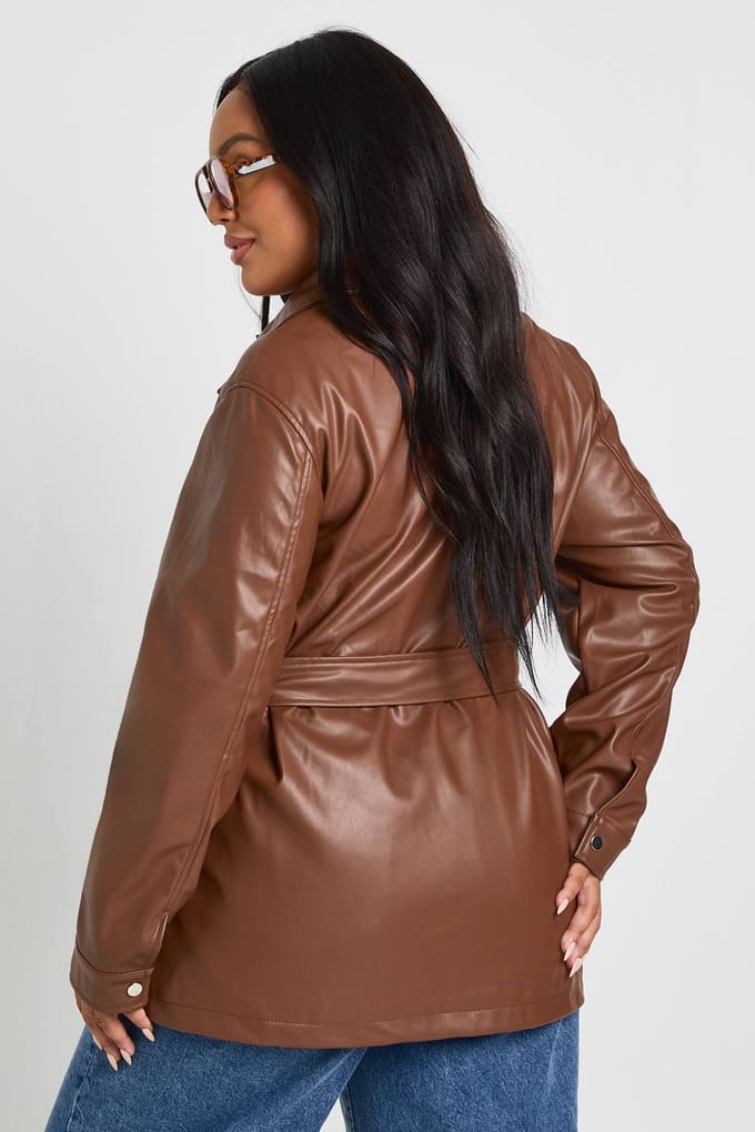 boohoo Dames Plus PU ceintuurtrenchcoat | Bruin | Maat: 46