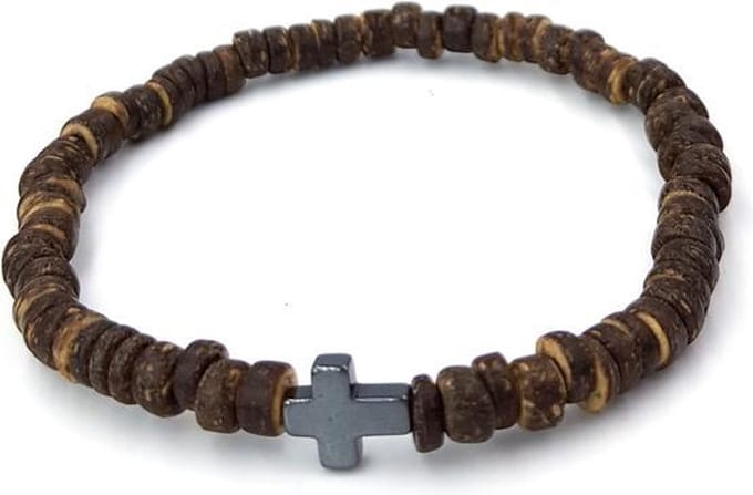 Armband met kokoskralen en hematiet kruisje - 20 cm
