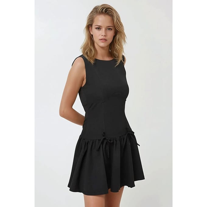 Aansluitende Mini-jurk met Strikdetails