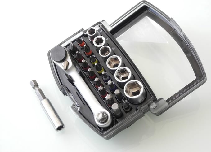Benson 24-delige doppenset met ratel - industriële kwaliteit - magnetische bits - compacte opbergbox