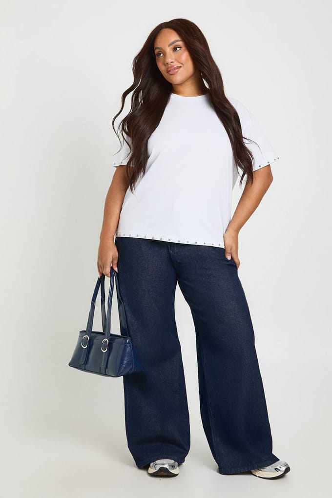 boohoo Dames Plus Studs Detail Oversized T-shirt | White | Maat: 16