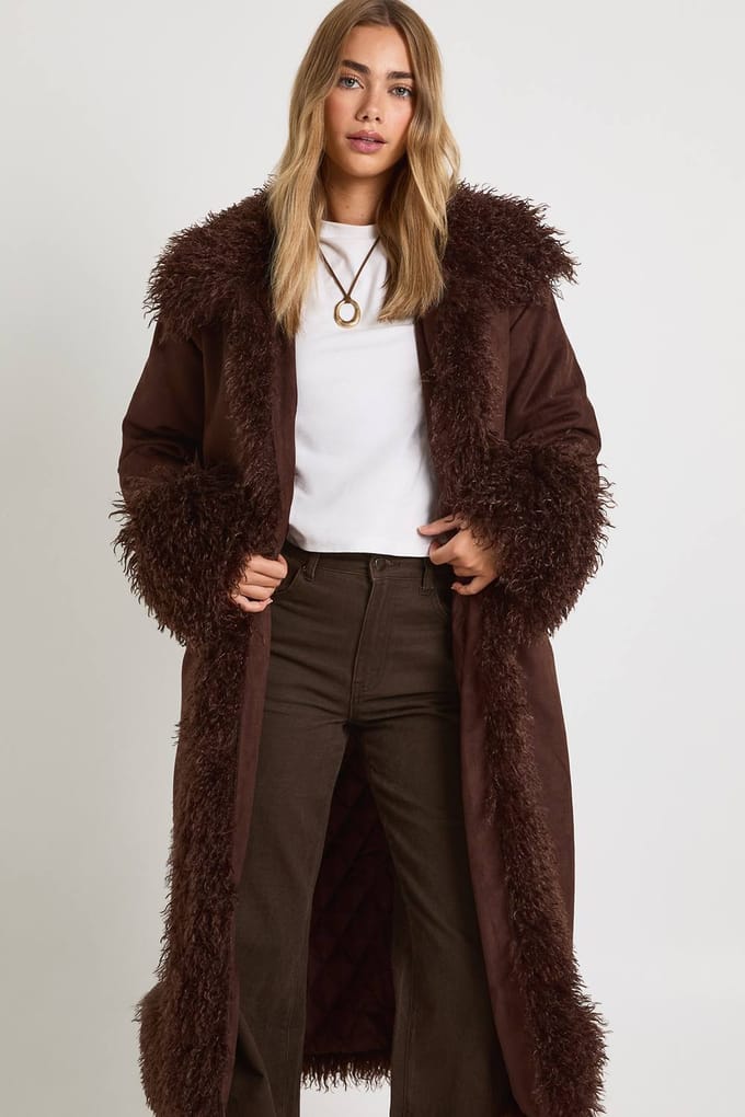 boohoo Dames Namaakbontaccent Namaaksuede Maxi Jas | Chocolate | Maat: 12