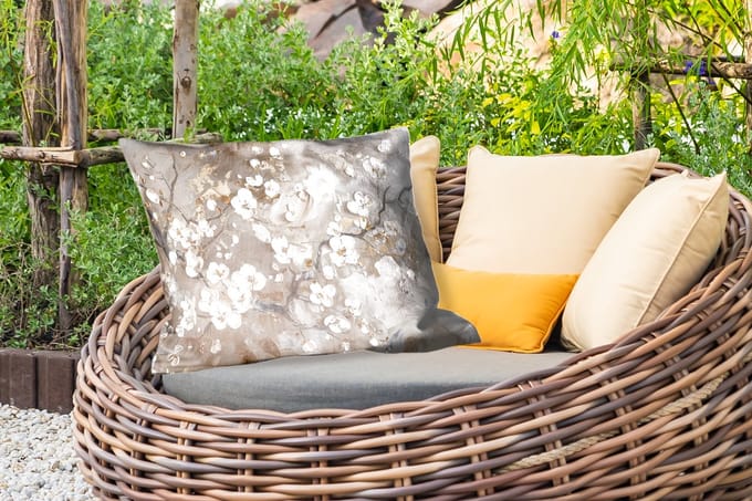 Buitenkussens - Bloemen - Wit - Goud - Beige - Luxe - 60x40 cm - Weerbestendig