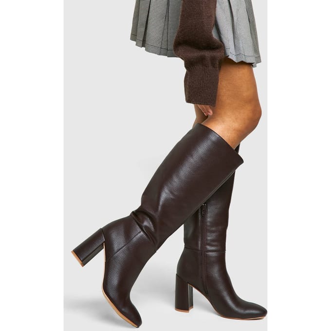 boohoo Dames Getextureerde kniehoge laars met hak | Chocolate | Maat: 8