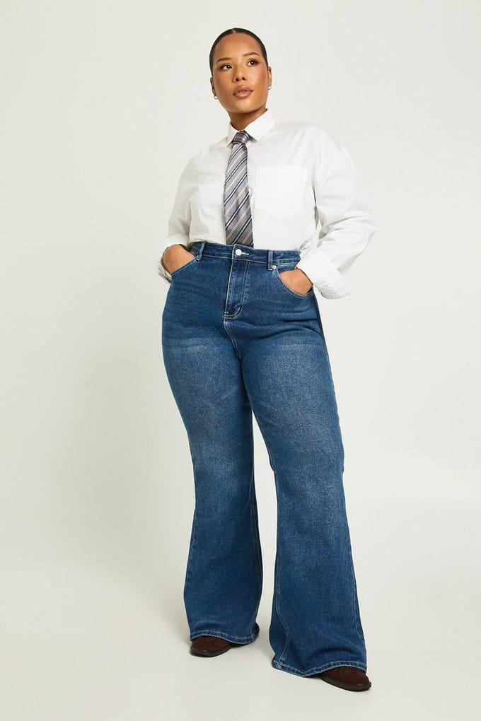 boohoo Dames De Plus Size Hoge Taille Flared Jeans | Grijs Blauw | Maat: 28/30L