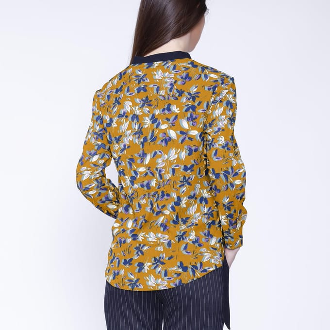 Satin Col-V Blouse en bladeren print