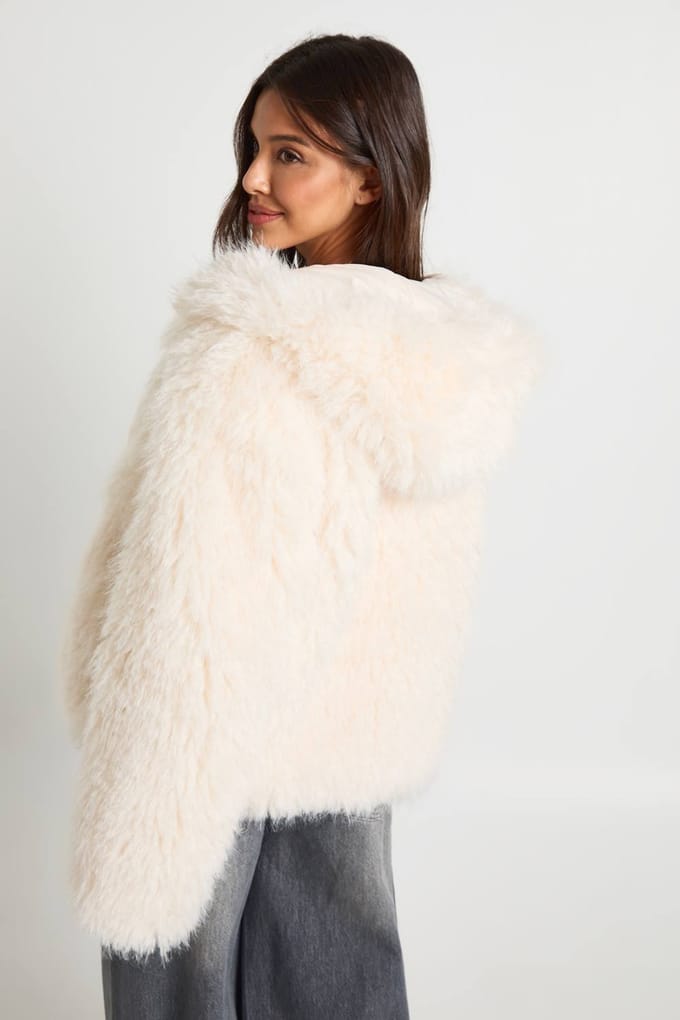 boohoo Dames Capuchon korte bontjas | Creme | Maat: 36
