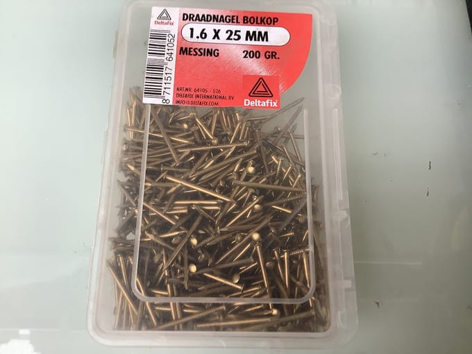 Deltafix. Koper spijker. Messing bolkop. 1.6 x 25 mm. 200 gram. Draad nagel.