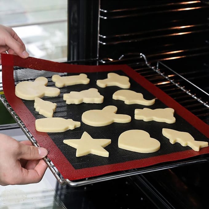 1PC Tapis de Cuisson en Silicone Perforé, 2 Côtés avec Motifs Bouffée & Rond, Doublure de Four Réutilisable Antiadhésive, pour Biscuits Macarons Pain A-Eclair-Circle black