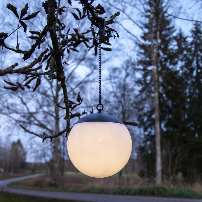 Star Trading buitenhanglamp op zonne-energie, globe