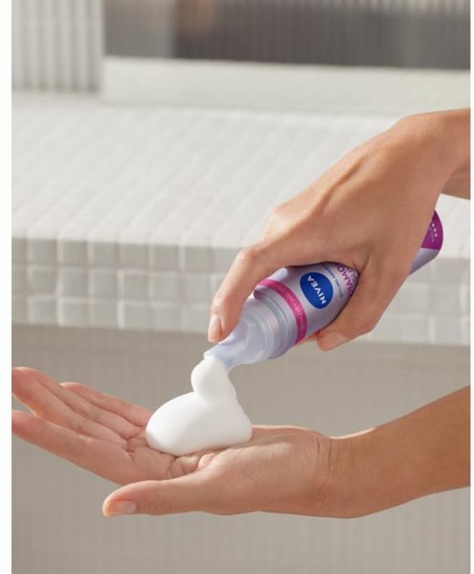 NIVEA Diamond Gloss Care Styling Mousse - 150 ml - Haarmousse