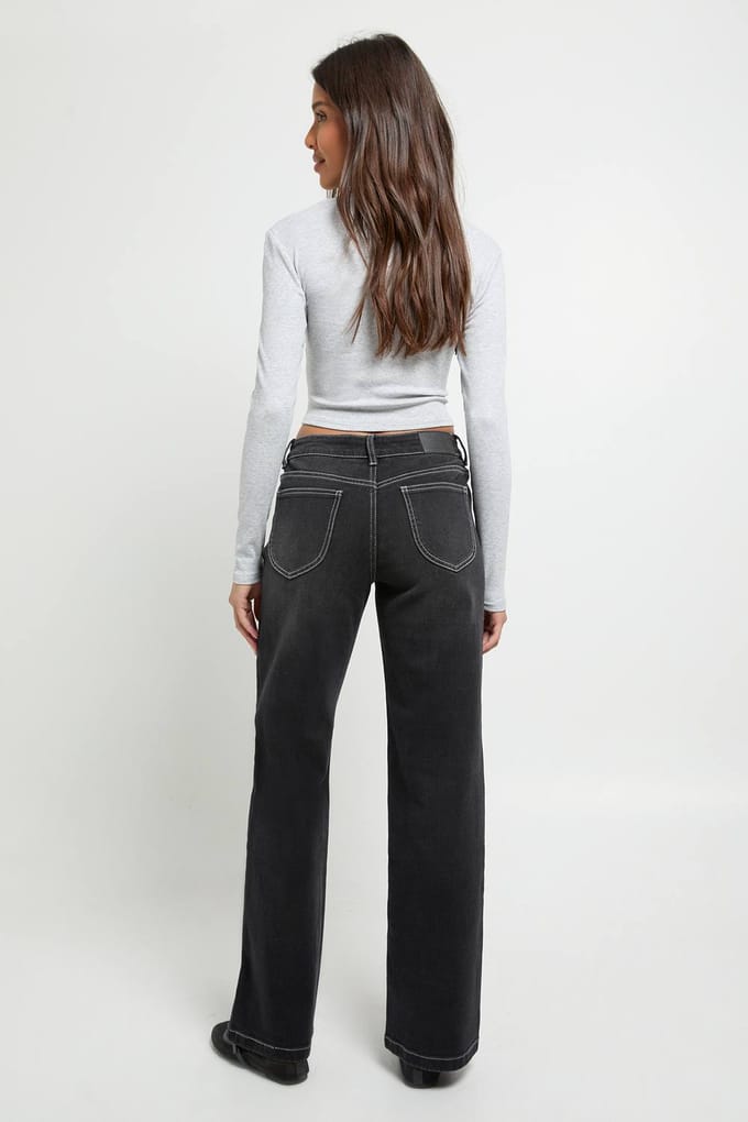 boohoo Dames Lage Taille Rechte Pijp Jeans | Washed Black | Maat: 14