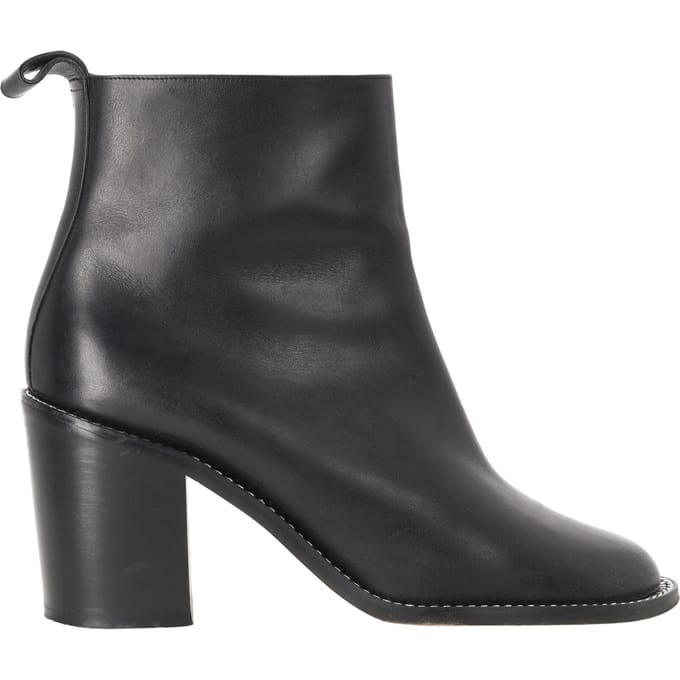 Givenchy Kettenlink Accent Enkellaarsjes in Zwart Leer