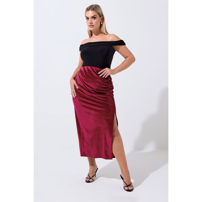 Limited Collection Burgundy Red Velvet Gerimpelde Midirok Size 48