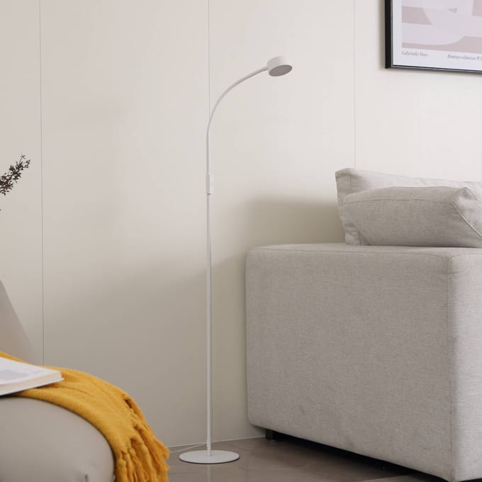 Lindby LED vloerlamp Maori, wit, metaal, CCT, dimbaar
