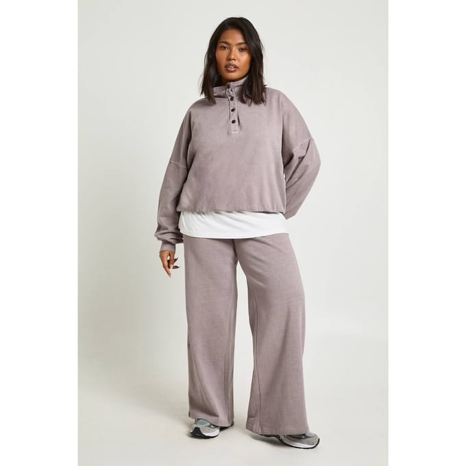 boohoo Dames Plus Washed Funnel Neck Sweatshirt Trainingspak | Grape | Maat: 28