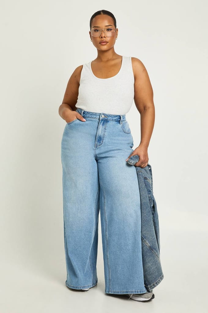 boohoo Dames De Plus Midden Taille Jeans met Wijde Pijpen | Medium Blauw | Maat: 16/32L