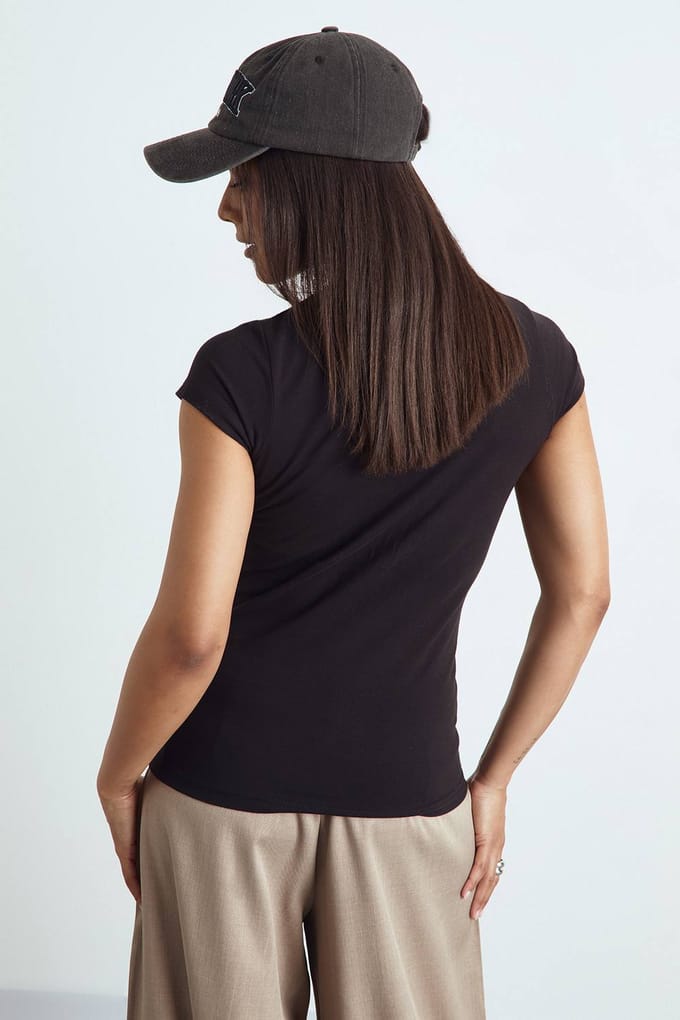 boohoo Dames Aansluitend top met korte mouwen en lange snit | Zwart | Maat: 40