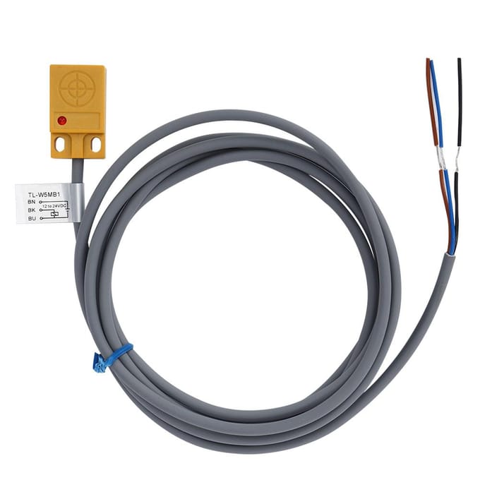 BERM Naderingsschakelaar Inductief Type ABS Behuizing DC12 24V 3 Draden PNP NO 5mm