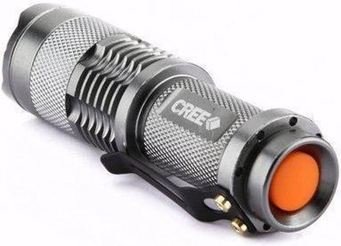 Torch LED 300 Lumens zaklamp mini silver 9,3 CM