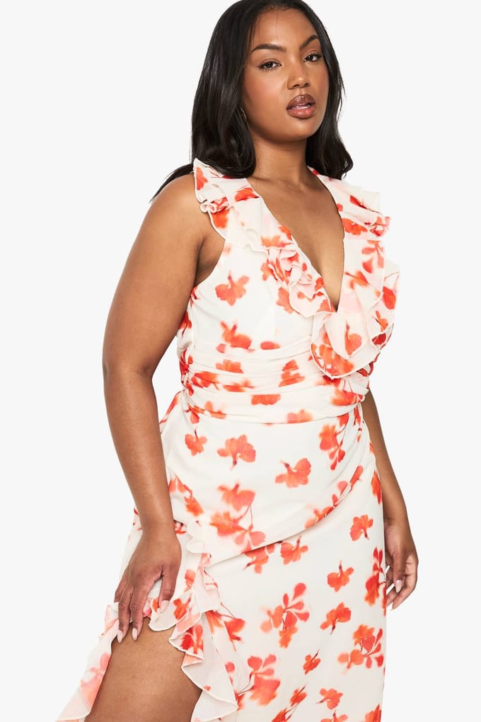 boohoo Dames Plus Bloemen Chiffon Ruffle Wikkeljurk | Red | Maat: 28