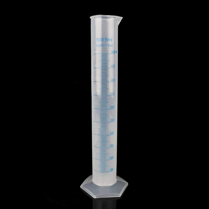 Dailygoods- Maatcilinder 500ml - Plastic - Laboratorium - Afgestempeld - Roll-resistent - Gemakkelijk vullen/pouren - Stabiliteit - Meetcilinder